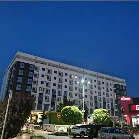Nastasija- Gleda Na Aqva Park Jagodina