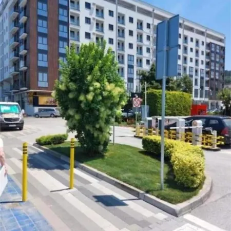 Nastasija- Gleda Na Aqva Park * ג'אגודינה