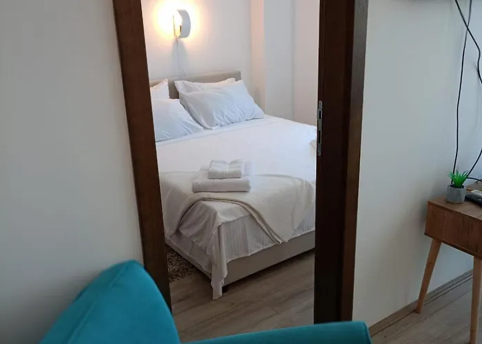 Nastasija- Gleda Na Aqva Park * Jagodina